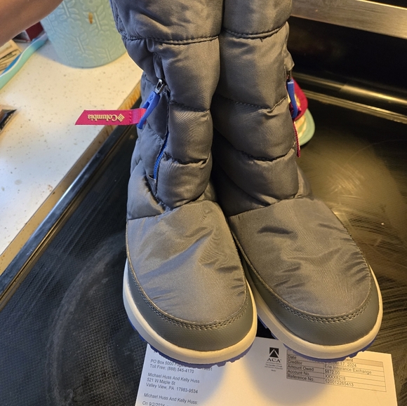 Womans Columbia waterproof snow boots - Picture 8 of 10
